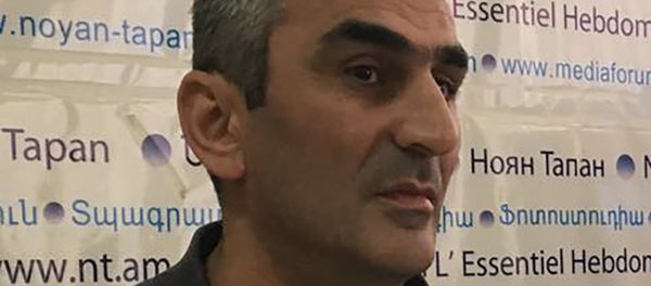 Член движения Руки прочь из наших карманов Армен Епремян - Sputnik Արմենիա