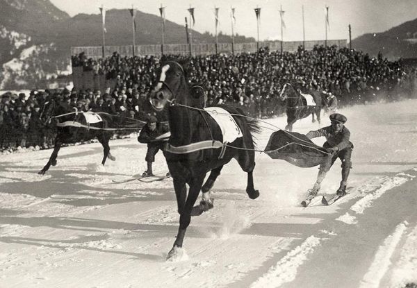 Скиджоринг в 1930 году. Место съемки неизвестно. Архивное фото Скиджоринг в 1930 году. Место съемки неизвестно. Архивное фото - Sputnik Армения