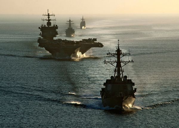 Атомный ударный авианосец ВМС США, первый авианосец с ядерной силовой установкой Энтерпрайз. Атомный ударный авианосец ВМС США, первый авианосец с ядерной силовой установкой Энтерпрайз. - Sputnik Армения