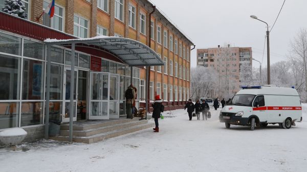 Ситуация у школы № 127 в Перми - Sputnik Армения