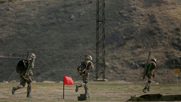 Показательные выступления на 25-летии Ракетных войск и артиллерии РА - Sputnik Армения