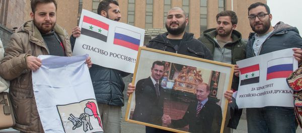 Акция благодарности у посольства России в Армении - Sputnik Армения