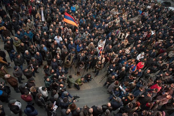 Во время акции Нет подорожанию Во время акции Нет подорожанию - Sputnik Армения