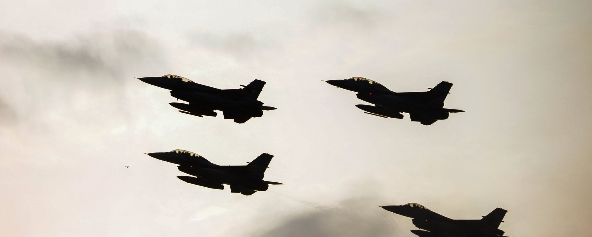 Истребители F16 турецких военно-воздушных сил. Архивное фото Истребители F16 турецких военно-воздушных сил. Архивное фото - Sputnik Армения, 1920, 28.08.2018