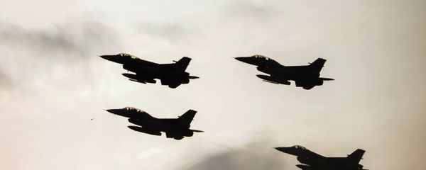Истребители F16 турецких военно-воздушных сил. Архивное фото Истребители F16 турецких военно-воздушных сил. Архивное фото - Sputnik Армения