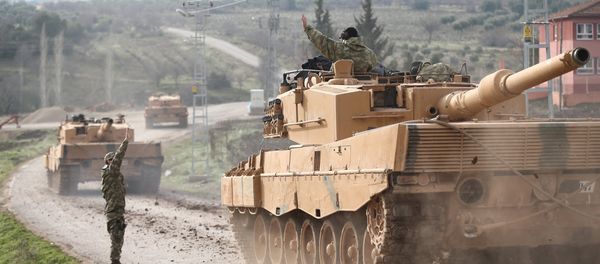 Турецкий военный конвой прибывает на турецко-сирийскую границу (21 января 2018). Провинция Килис, Турция. - Sputnik Армения