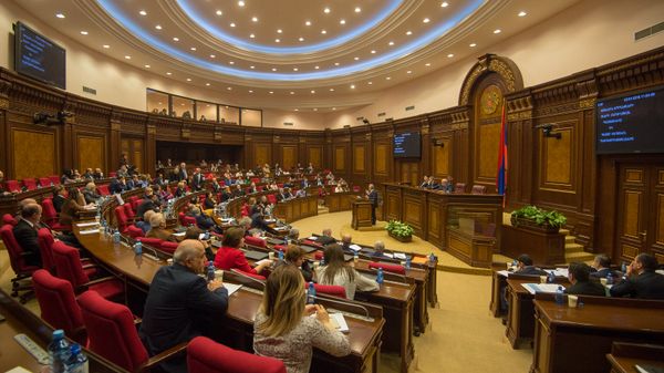 Заседание парламента посвященное взлету цен Заседание парламента посвященное взлету цен - Sputnik Армения