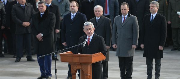 День Армии в пантеоне Ераблур День Армии в пантеоне Ераблур - Sputnik Армения