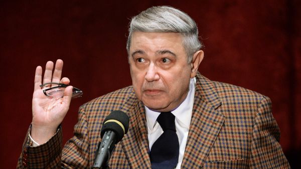 Писатель-юморист, народный артист РФ Евгений Петросян - Sputnik Армения