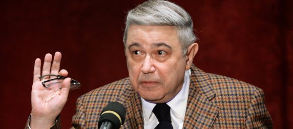 Писатель-юморист, народный артист РФ Евгений Петросян Писатель-юморист, народный артист РФ Евгений Петросян - Sputnik Армения