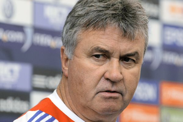 Гус Хиддинк в 2006 году вывел сборную Австралии в 1/8 финала чемпионата мира, а сборную России привел к бронзе ЧЕ-2008. Гус Хиддинк в 2006 году вывел сборную Австралии в 1/8 финала чемпионата мира, а сборную России привел к бронзе ЧЕ-2008. - Sputnik Армения
