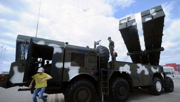 Реактивная система залпового огня Полонез. Архивное фото - Sputnik Армения