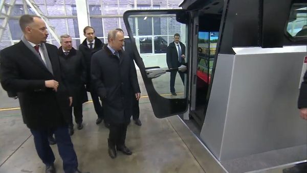 Путин собрал урожай на симуляторе комбайна в Ростове-на-Дону - Sputnik Армения