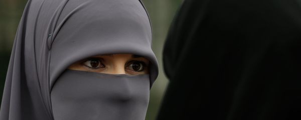 Женщина в хиджабе - Sputnik Արմենիա