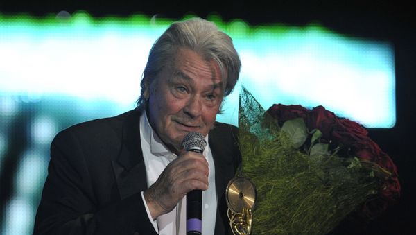 Ален Делон на церемонии вручения премии Armenia Music Awards - Sputnik Армения