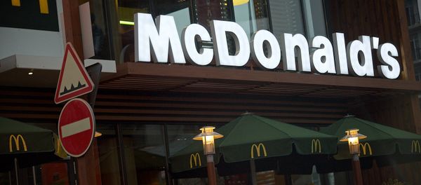 Ресторан тбилисской сети McDonald's на площади Марджанишвили Ресторан тбилисской сети McDonald's на площади Марджанишвили - Sputnik Армения