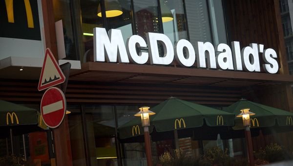 Ресторан тбилисской сети McDonald's на площади Марджанишвили - Sputnik Армения