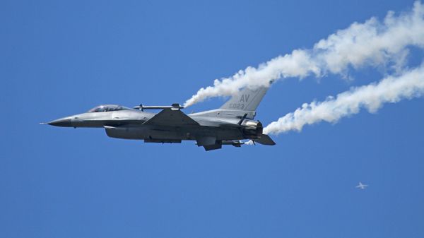 Истребитель General Dynamics F-16 Fighting Falcon - Sputnik Армения