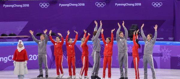Российская сборная по фигурному катанию на пьедестале олимпиады в Пхенчхане - Sputnik Արմենիա