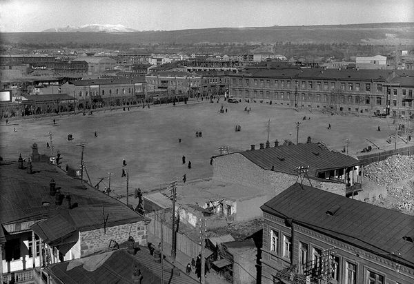 Центральная площадь Еревана в 1916 году Центральная площадь Еревана в 1916 году - Sputnik Армения
