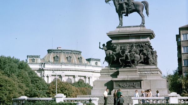 Памятник Царю-Освободителю на площади Народного собрания. Памятник Царю-Освободителю на площади Народного собрания. - Sputnik Армения