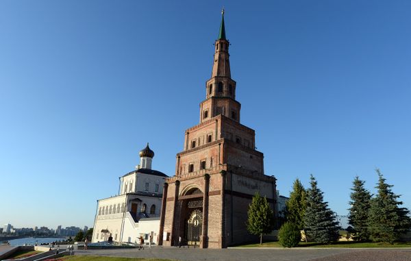 Башня Сююмбике в Казанском кремле является падающей башней (имеет заметный наклон). Точная дата постройки неизвестна, впервые упоминается в летописях в 1777 году. Башня Сююмбике в Казанском кремле является падающей башней (имеет заметный наклон). Точная дата постройки неизвестна, впервые упоминается в летописях в 1777 году. - Sputnik Армения