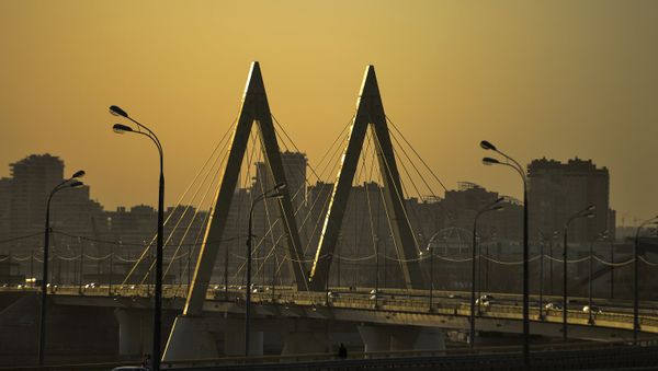 Вантовый мост Миллениум перекинут через реку Казанку. Длина моста – 1524 метра. Сконструирован к тысячелетнему юбилею Казани, в честь которого получил свое название - Sputnik Армения