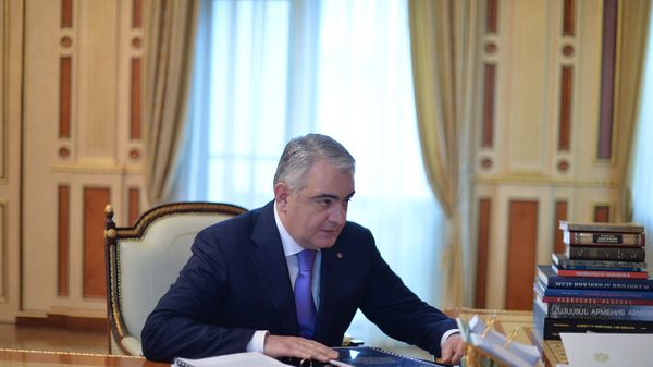 Արման Սահակյան - Sputnik Արմենիա