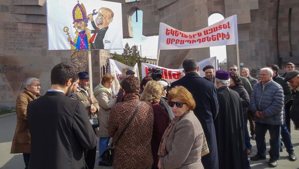 Акция протеста в Вагаршапате Акция протеста в Вагаршапате - Sputnik Армения