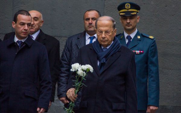 Президент Ливана Мишель Аун в мемориальном комплексе Цицернакаберд Президент Ливана Мишель Аун в мемориальном комплексе Цицернакаберд - Sputnik Армения