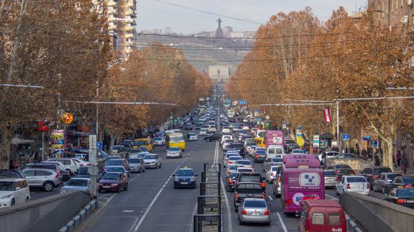 Проспект Маштоца в час пик - Sputnik Армения