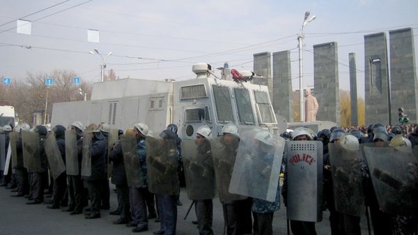 Сторонники кандидата в президенты Левона Тер-Петросяна на площади А.Мясникяна (1 марта 2008). Ереван, Армения - Sputnik Армения