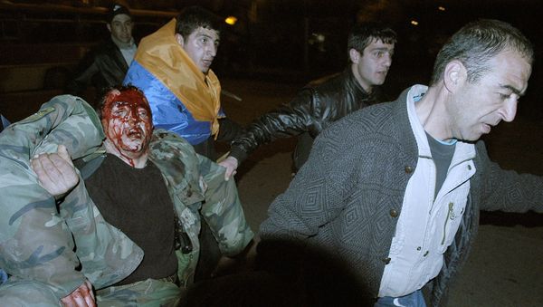 Беспорядки на улице Лусаворича 1 марта 2008 г. - Sputnik Армения