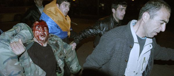 Беспорядки на улице Лусаворича 1 марта 2008 г. Беспорядки на улице Лусаворича 1 марта 2008 г. - Sputnik Армения