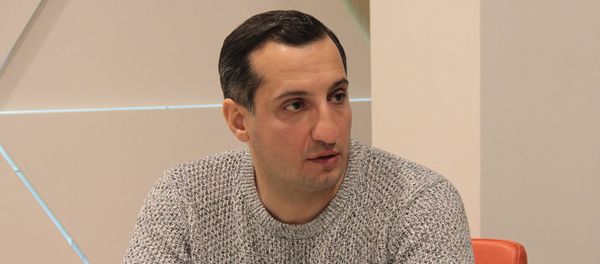 Юморист, актер Арарат Кещян Юморист, актер Арарат Кещян - Sputnik Армения