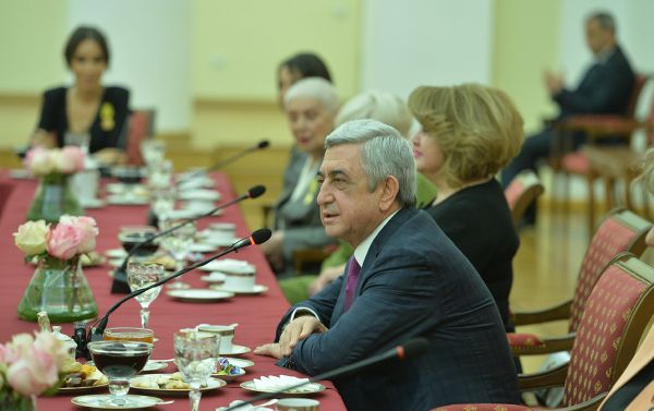 ՀՀ նախագահը շնորհավորել է կանանց տոնը ՀՀ նախագահը շնորհավորել է կանանց տոնը - Sputnik Արմենիա