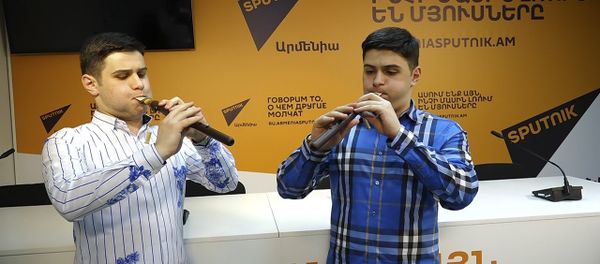 Շահինյան եղբայրները ցույց տվեցին դուդուկ նվագելու վարպետություն - Sputnik Արմենիա