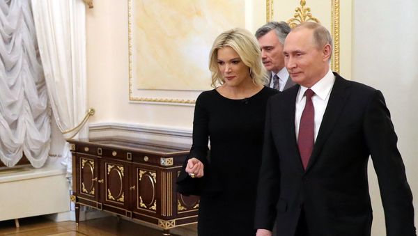 Президент РФ Владимир Путин и журналист американского телеканала NBC Мегин Келли - Sputnik Արմենիա
