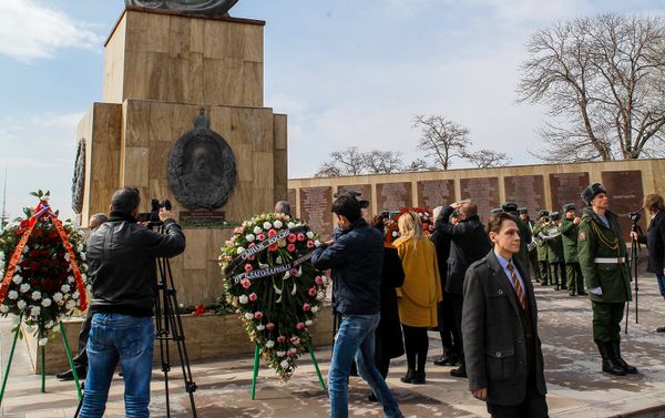 Мемориал Холм Чести в Гюмри Мемориал Холм Чести в Гюмри - Sputnik Армения