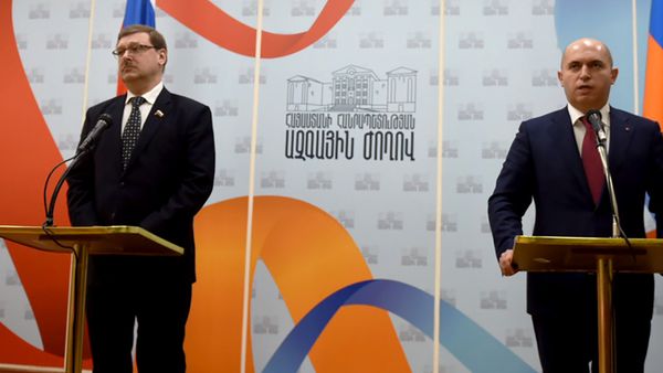 Пресс-конференция Константина Косачева и Армена Ашотяна - Sputnik Армения