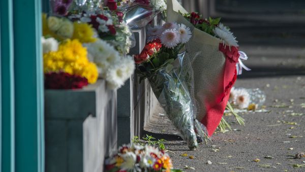 Цветы у посольства Франции в Ереване - Sputnik Արմենիա