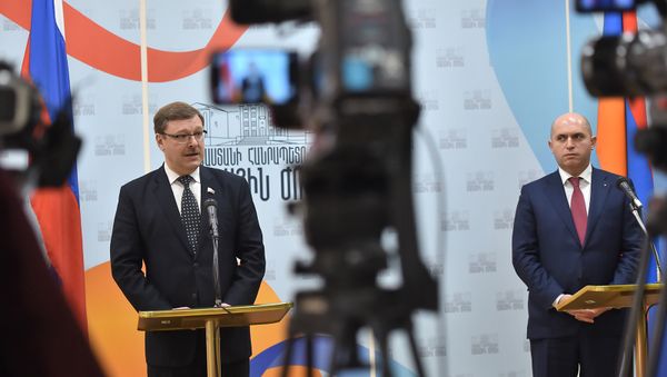 Пресс-конференция Константина Косачева и Армена Ашотяна (13 марта 2018). Ереван - Sputnik Արմենիա