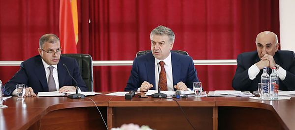 Рабочий визит премьер-министра страны Карена Карапетяна в Араратскую область Армении - Sputnik Армения