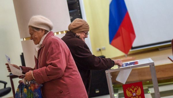 Избиратели на участке No8026, Ереван - Sputnik Արմենիա