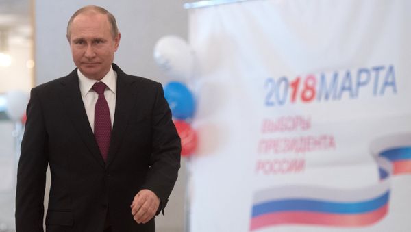 Президент РФ В. Путин принял участие в голосовании на выборах президента РФ - Sputnik Армения