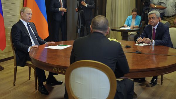 Трехсторонняя встреча Владимира Путина, Сержа Саргсяна и Ильхама Алиева (10 августа 2014). Сочи, Россия - Sputnik Армения