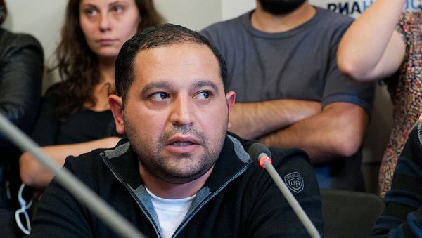 Исполнительный директор НПО Фонд гражданской интеграции Заур Халилов Исполнительный директор НПО Фонд гражданской интеграции Заур Халилов - Sputnik Армения