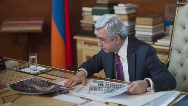 Президент Армении Серж Саргсян принял председателя Гос.комитета по градостроительству при Правительстве Нарека Саргсяна (19 марта 2018). Ереван - Sputnik Армения