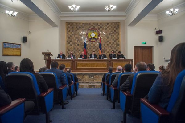 Международная конференция в Следственном комитете Армении на тему Расследование преступлений с участием несовершеннолетних Международная конференция в Следственном комитете Армении на тему Расследование преступлений с участием несовершеннолетних - Sputnik Армения
