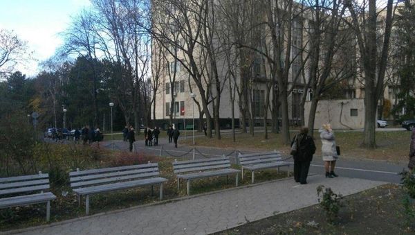 Сотрудников правительства эвакуировали из здания правительства - Sputnik Армения